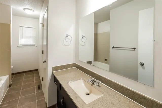 $2,390 | 1401 Northeast 114 Street, Kansas City, MO 64155