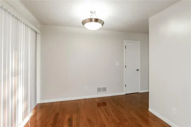 $2,390 | 1401 Northeast 114 Street, Kansas City, MO 64155