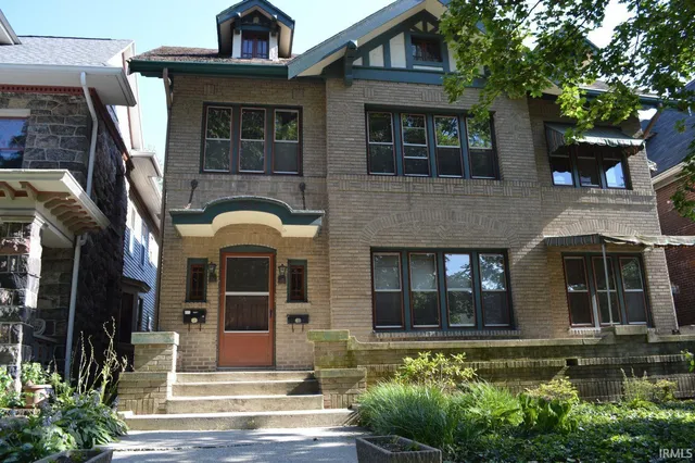 $1,600 | 1223 West Wayne Street, Fort Wayne, IN 46802