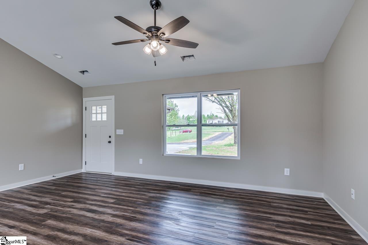 1124 Blount Road Belton, SC 29627 - Photo 3 of 36