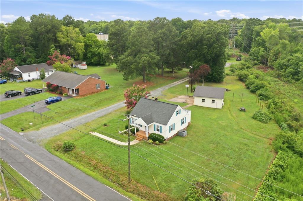 404 Glen Raven Road Burlington, NC 27217 - Photo 3 of 33