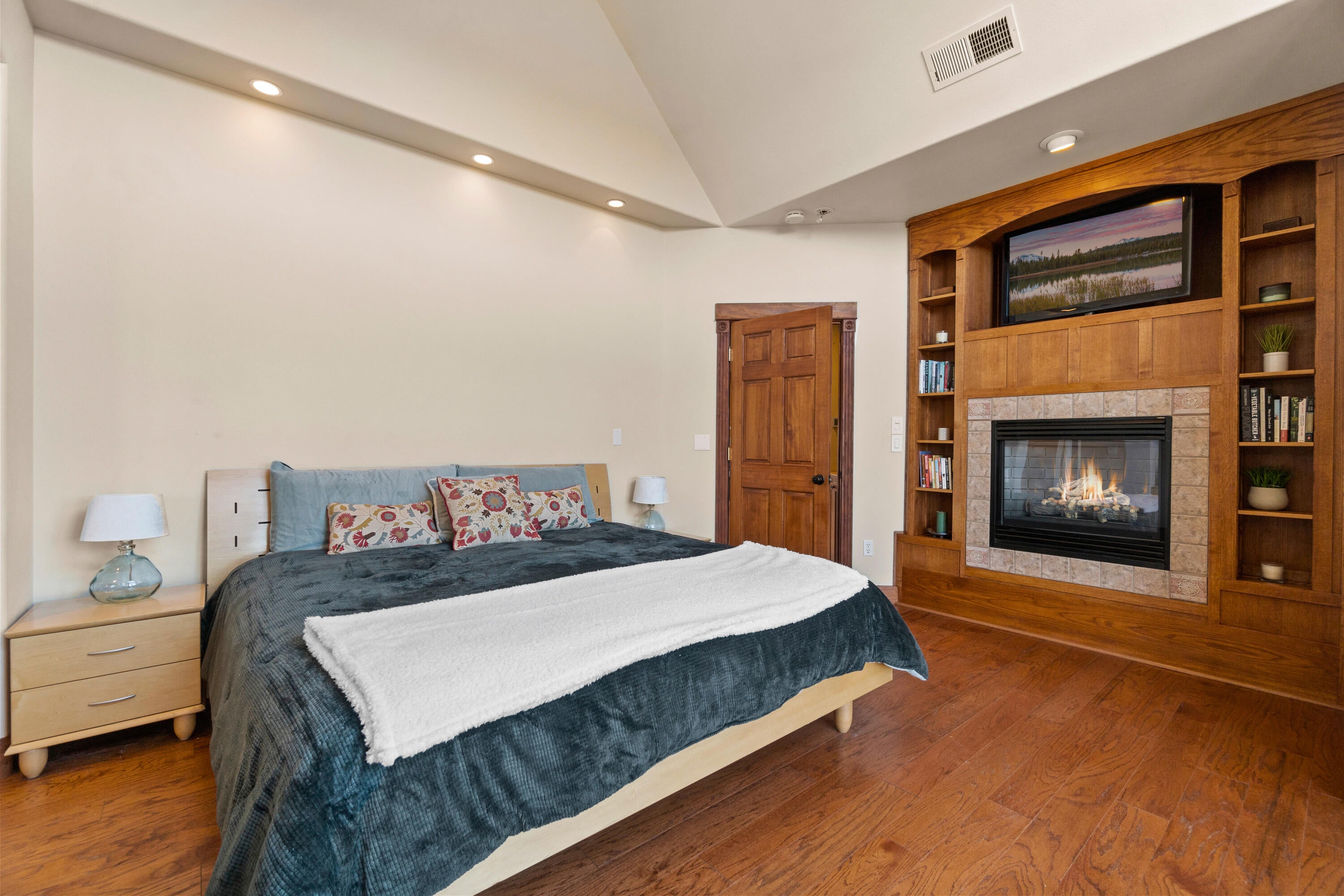 67395 Fryrear Road Bend, OR 97703 - Photo 29 of 71 29. Master fireplace
