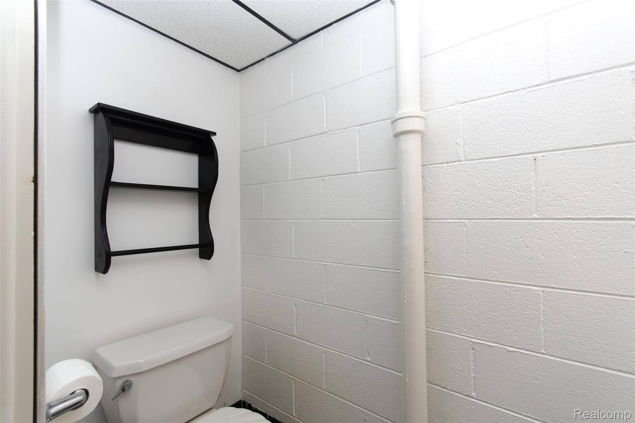 814 Wilwood Road Rochester, MI 48309 - Photo 42 of 57 Basement bath
