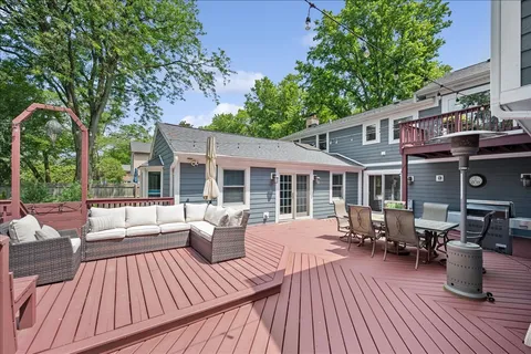 $1,899,000 | 586 Earl Drive, Northfield, IL 60093