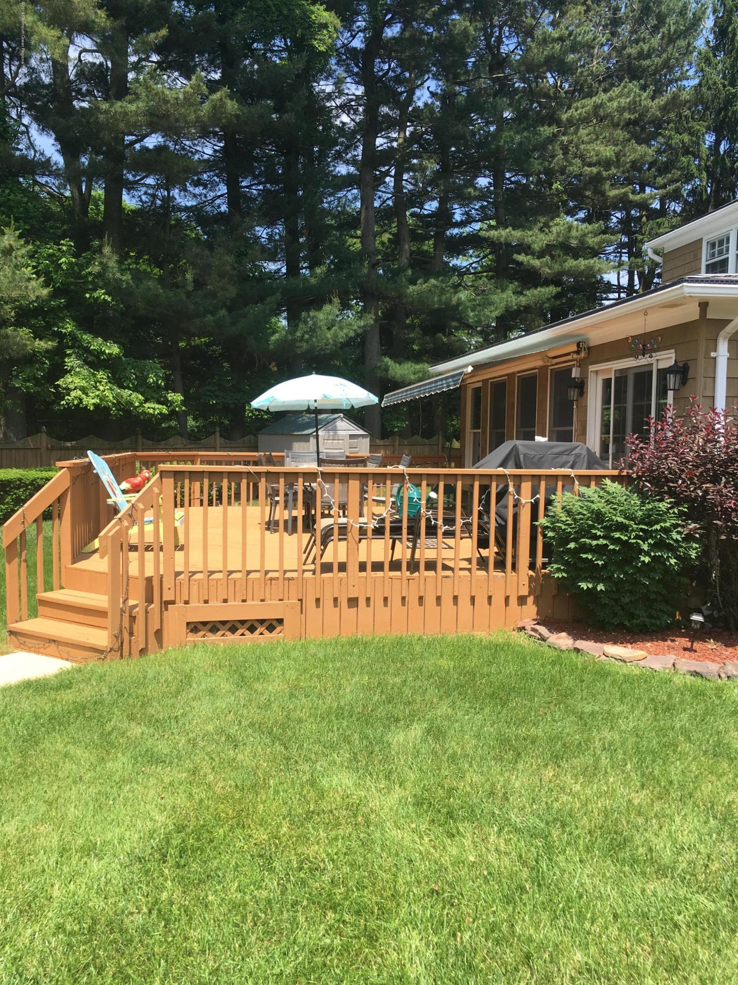 33 Heyers Mill Road Colts Neck, NJ 07722 - Photo 24 of 30 Deck picture