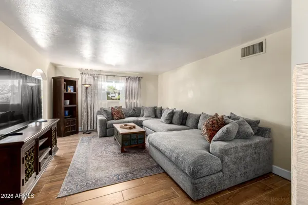 $874,000 | 3126 North 42nd Street, Phoenix, AZ 85018