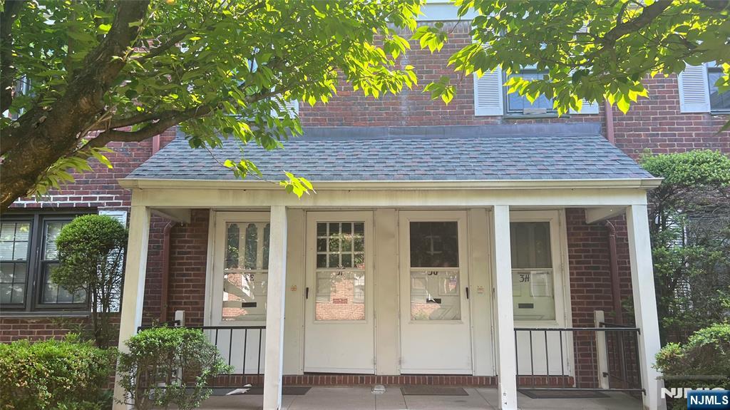 445 Union Avenue, Unit 2D Rutherford, NJ 07070 - Photo 2 of 3