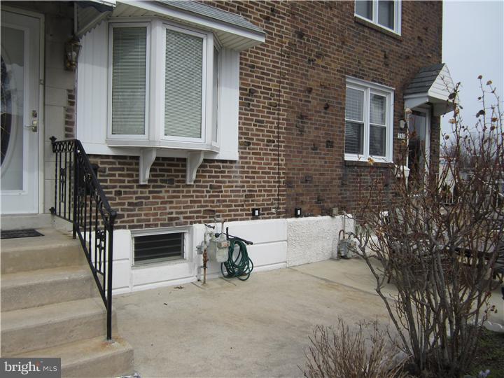 5303 Delmar Road Clifton Heights, PA 19018 - Photo 2 of 15 Patio