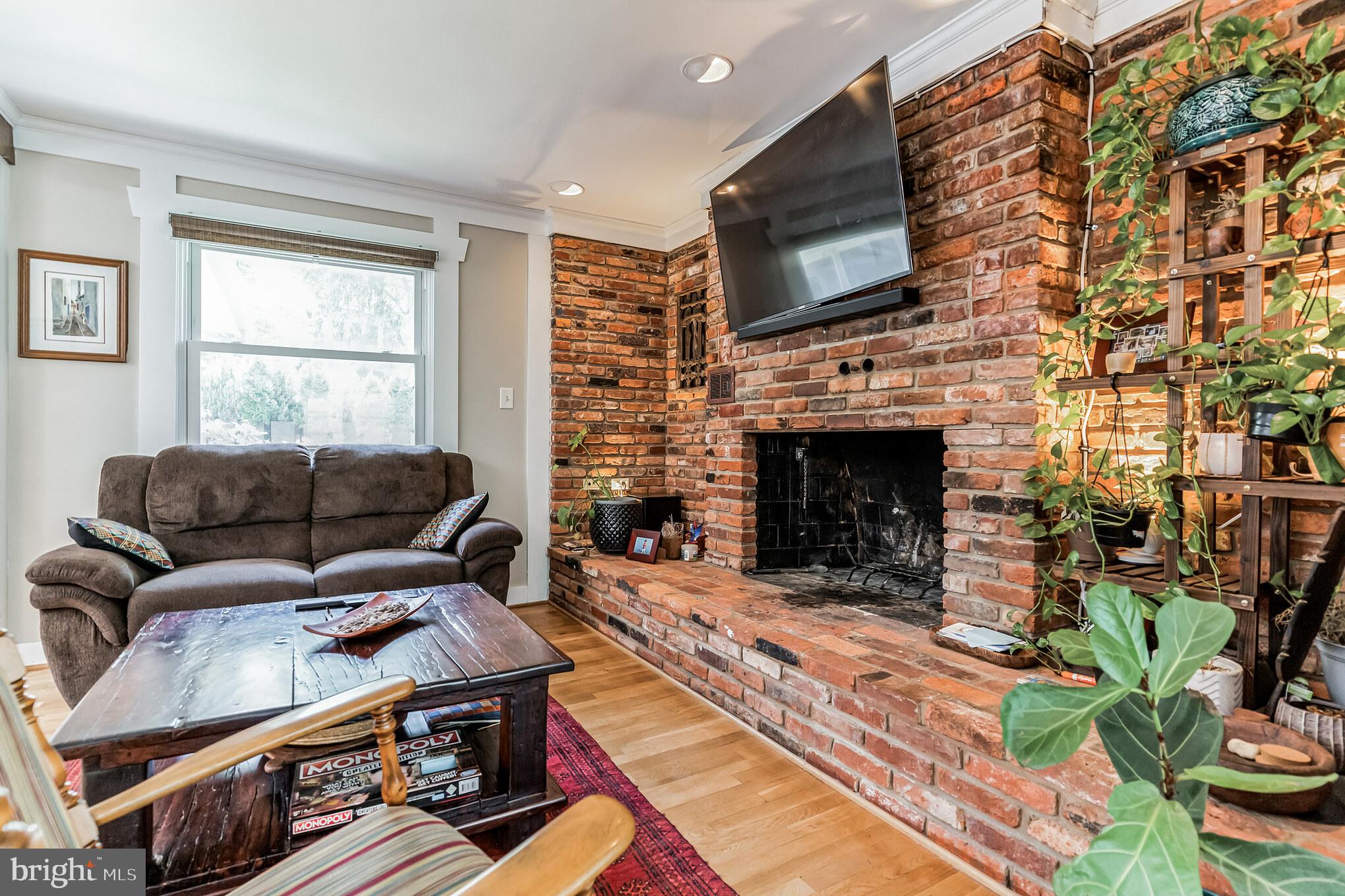 9329 Harvey Road Silver Spring, MD 20910 - Photo 11 of 40