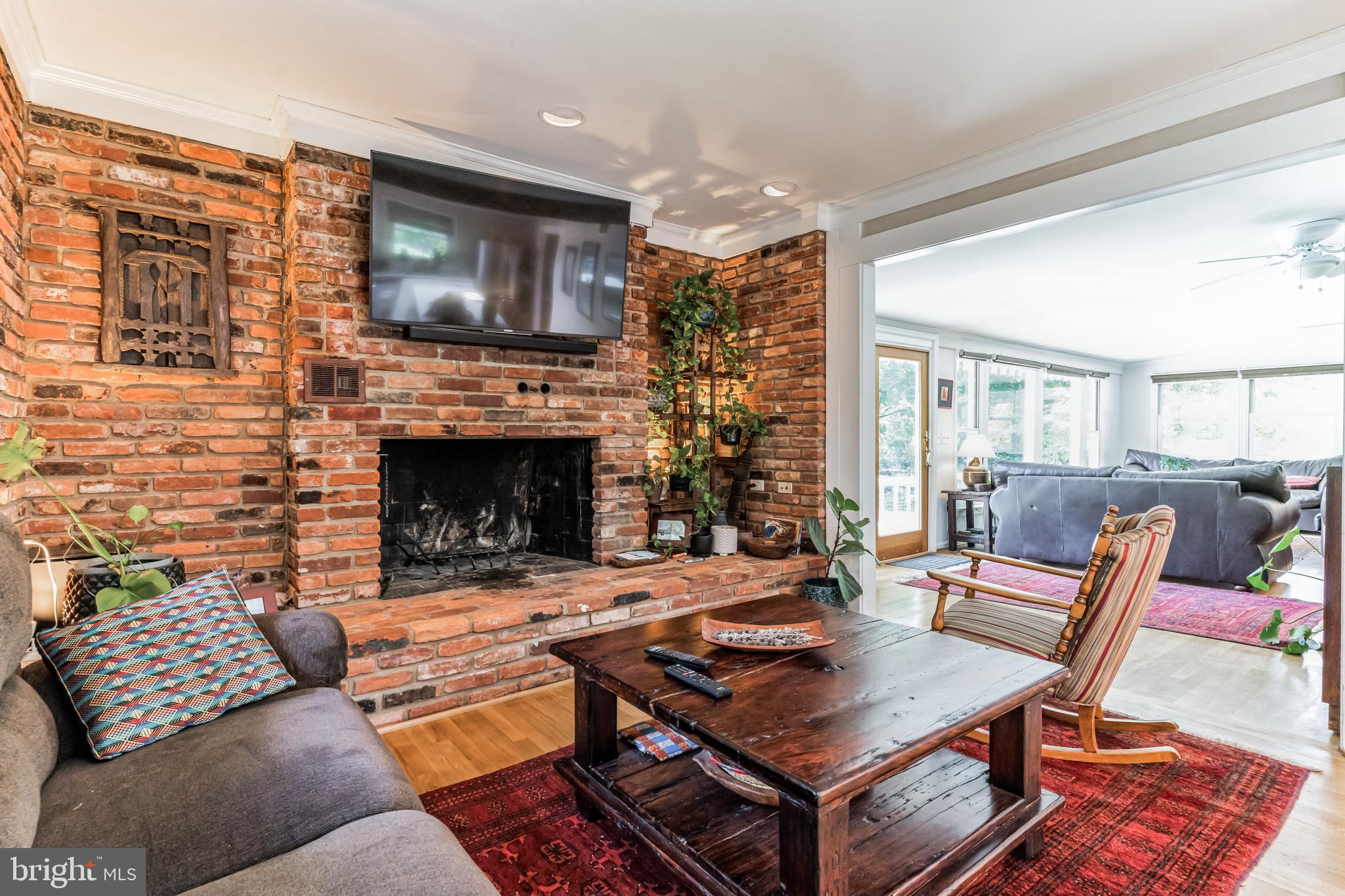 9329 Harvey Road Silver Spring, MD 20910 - Photo 12 of 40