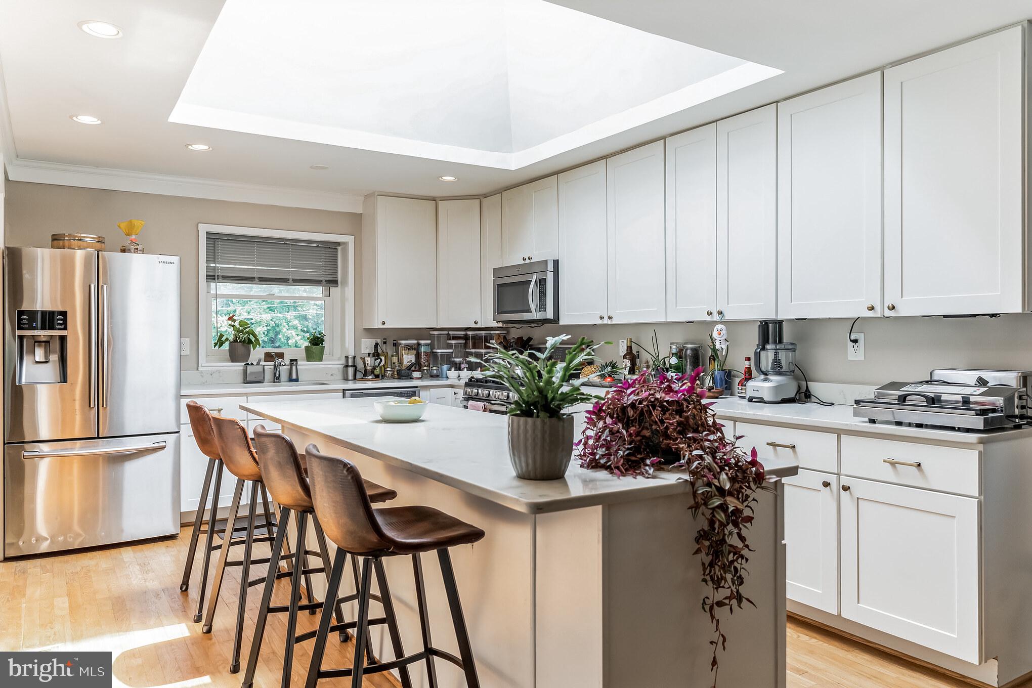 9329 Harvey Road Silver Spring, MD 20910 - Photo 2 of 40