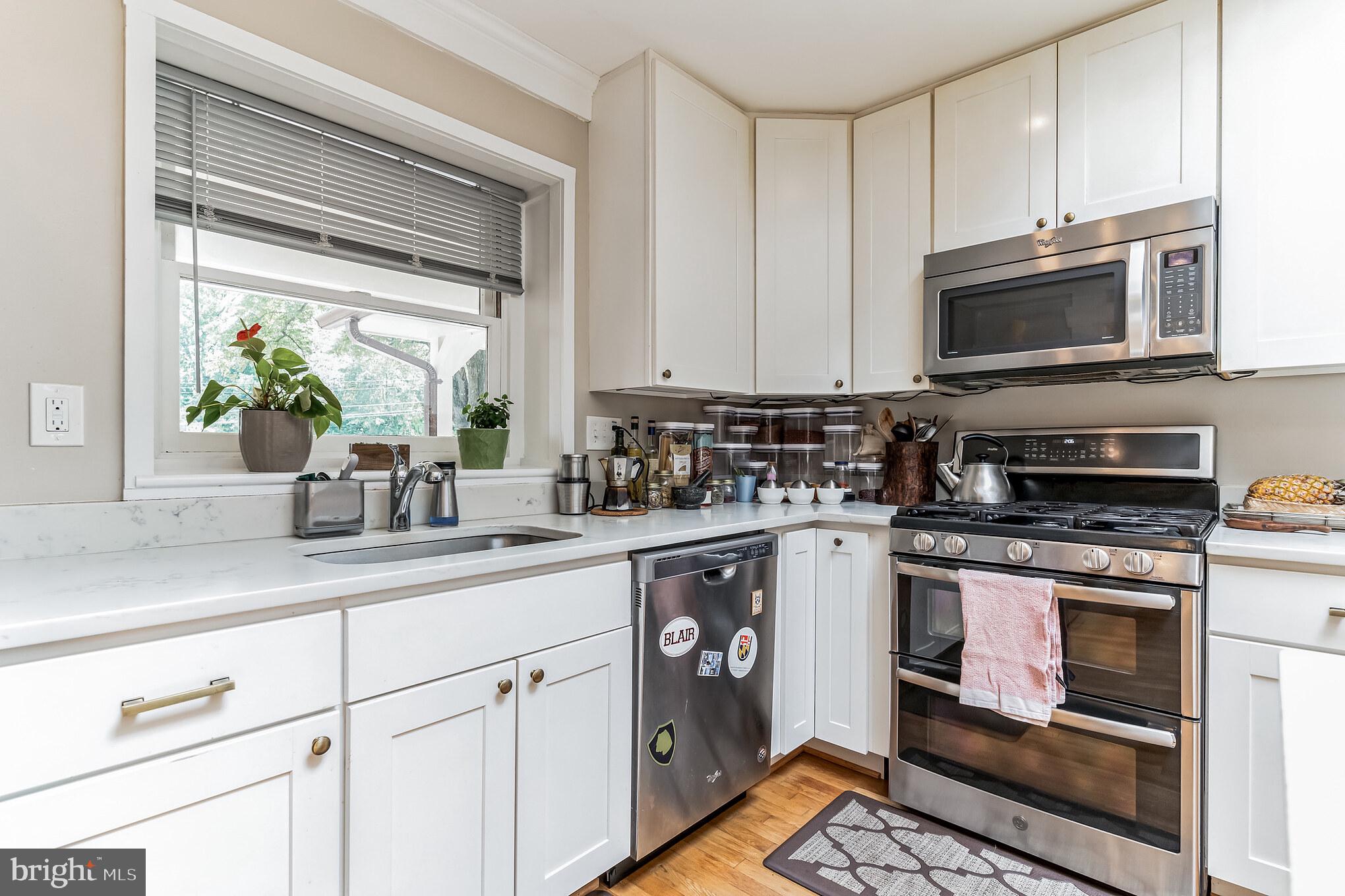 9329 Harvey Road Silver Spring, MD 20910 - Photo 4 of 40