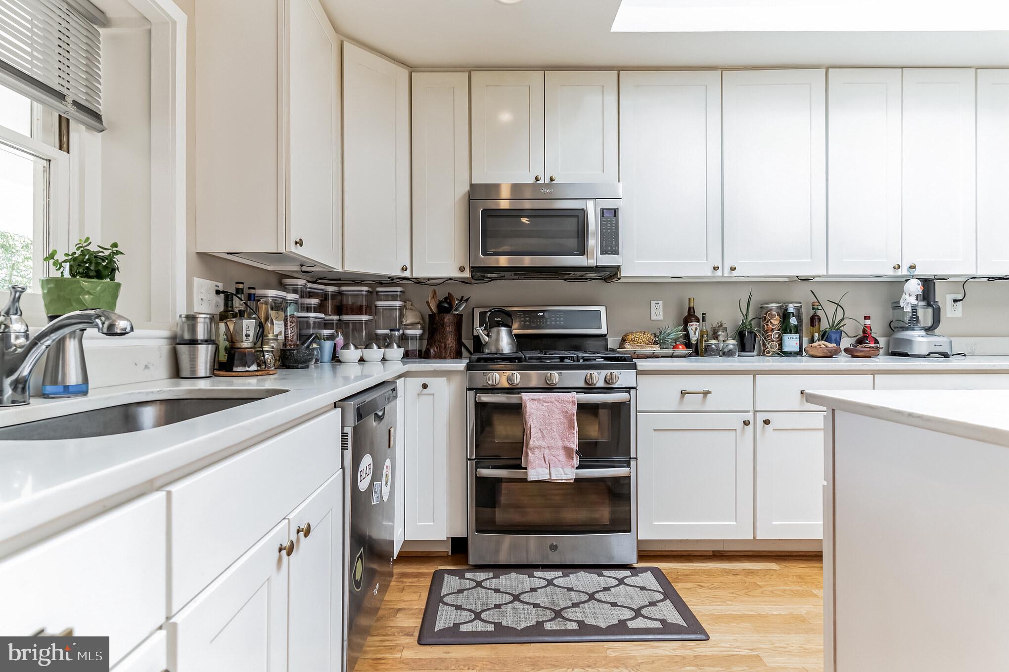 9329 Harvey Road Silver Spring, MD 20910 - Photo 6 of 40