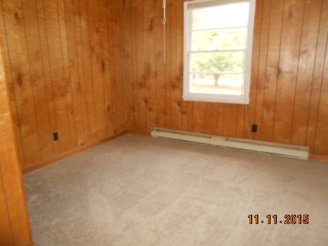 2776 Ridge Drive Nunnelly, TN 37137 - Photo 5 of 11 middle bedroom