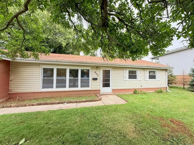 $258,000 | 930 Coach Road, Homewood, IL 60430