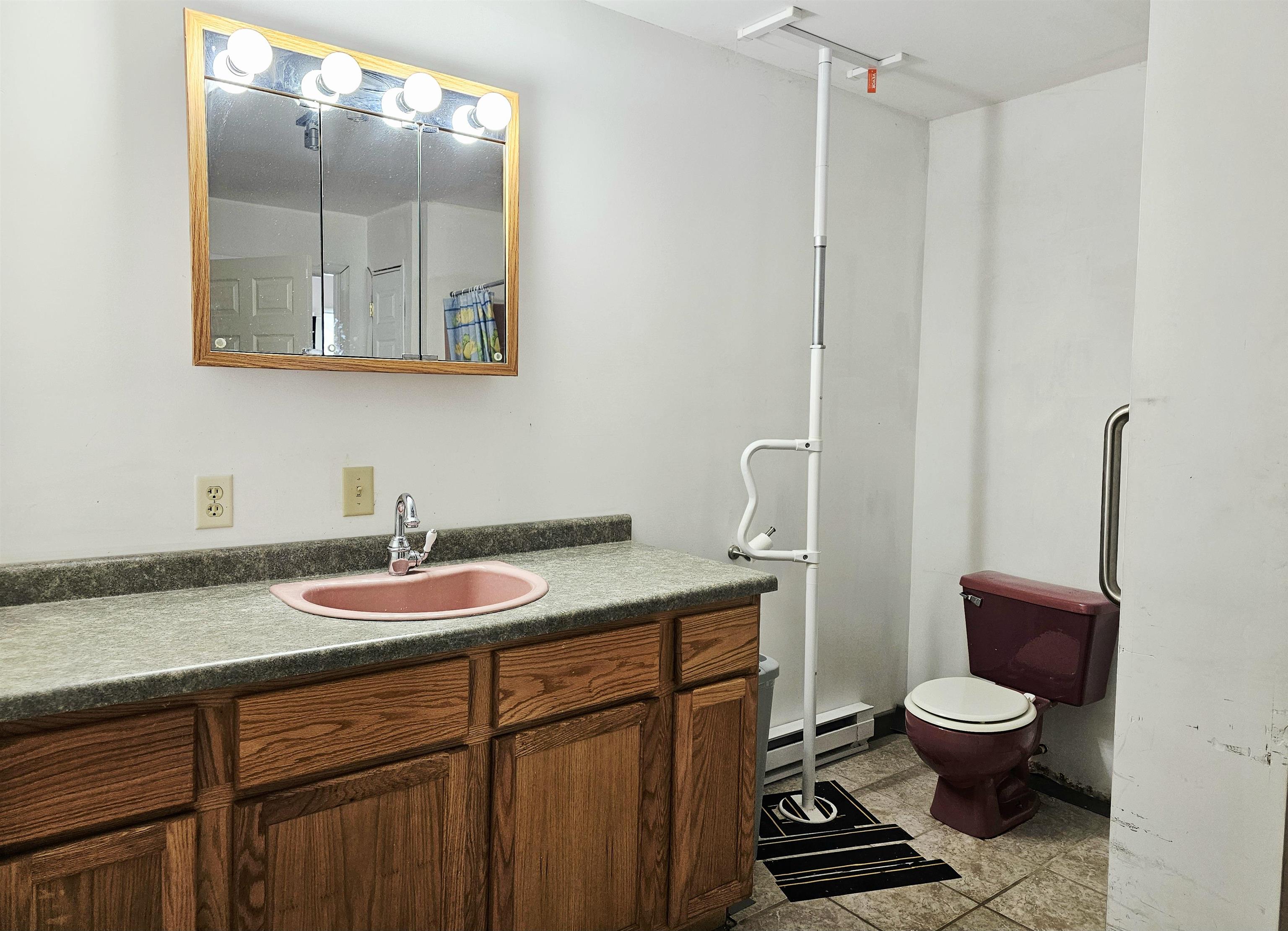 90 Flanders Road Charlotte, MI 48813 - Photo 15 of 29 1949979-CA506659-7A7E-44B9-A7E6-C3896C198D48.JPG