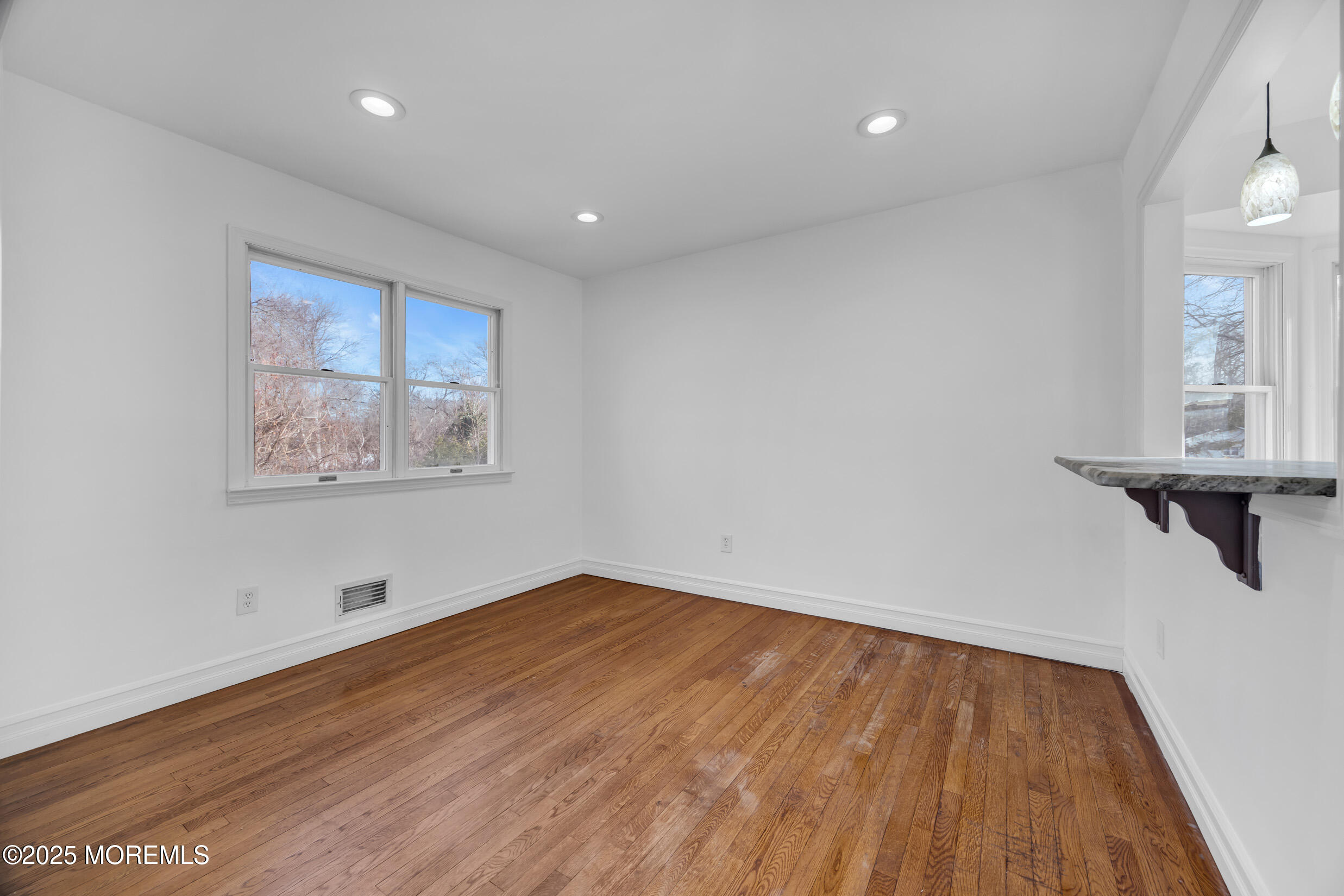 107 Old Bridge Drive Howell, NJ 07731 - Photo 7 of 26 5 (3)