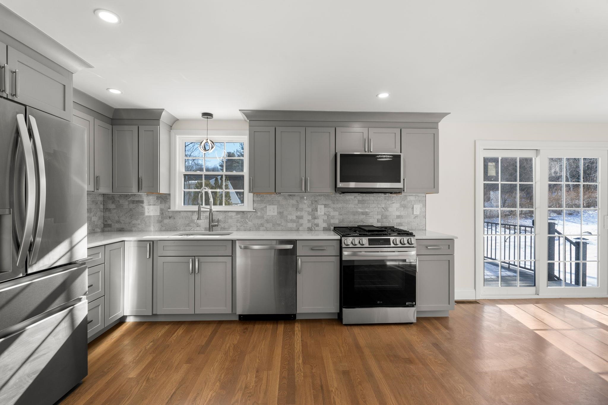 8 Spruce Street Hudson, NH 03051 - Photo 18 of 37 Gallery Image 18