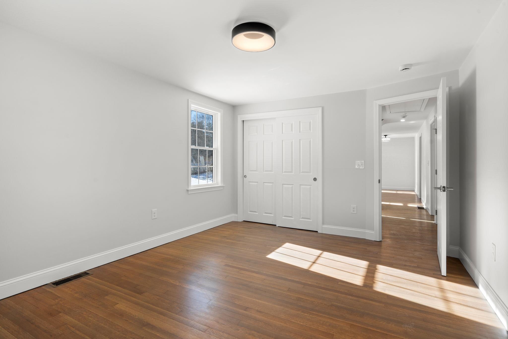 8 Spruce Street Hudson, NH 03051 - Photo 8 of 37 Gallery Image 8