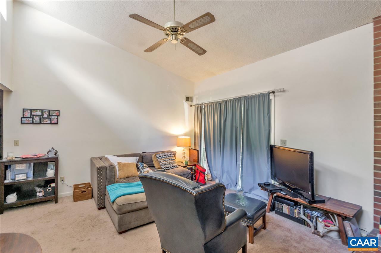 109 Turtle Creek Road, Unit 12 Charlottesville, VA 22901 - Photo 5 of 14 Gallery Image 5