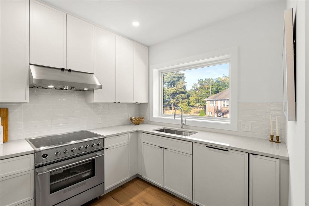16 Elm Street, Unit 16 Newton, MA 02465 - Photo 9 of 42