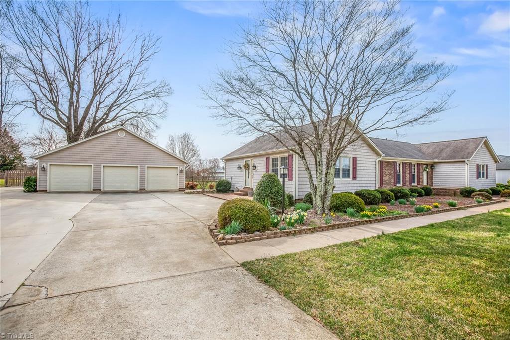 3406 Edgefield Road Greensboro, NC 27409 - Photo 3 of 34 3406 Edgefield sits away from the road......
