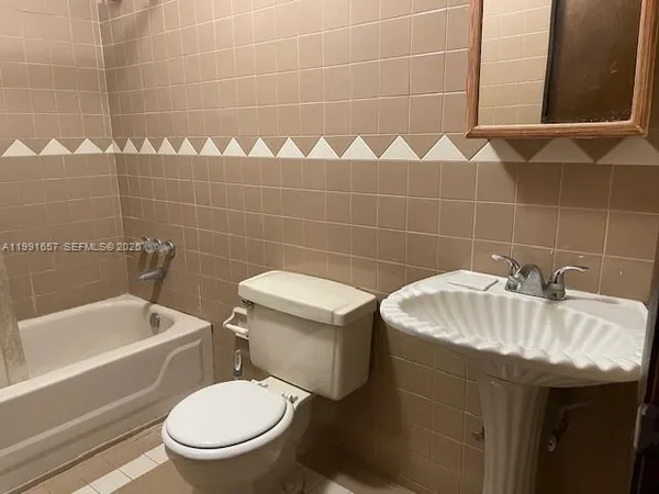 $3,000 | 14708 Southwest 108th Terrace, Unit 14708, Miami, FL 33196