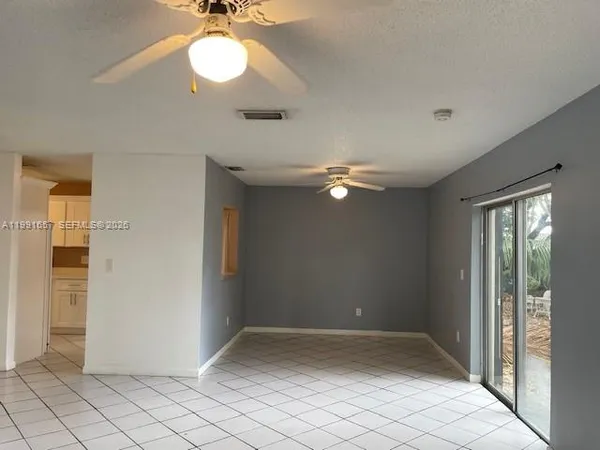 $3,000 | 14708 Southwest 108th Terrace, Unit 14708, Miami, FL 33196