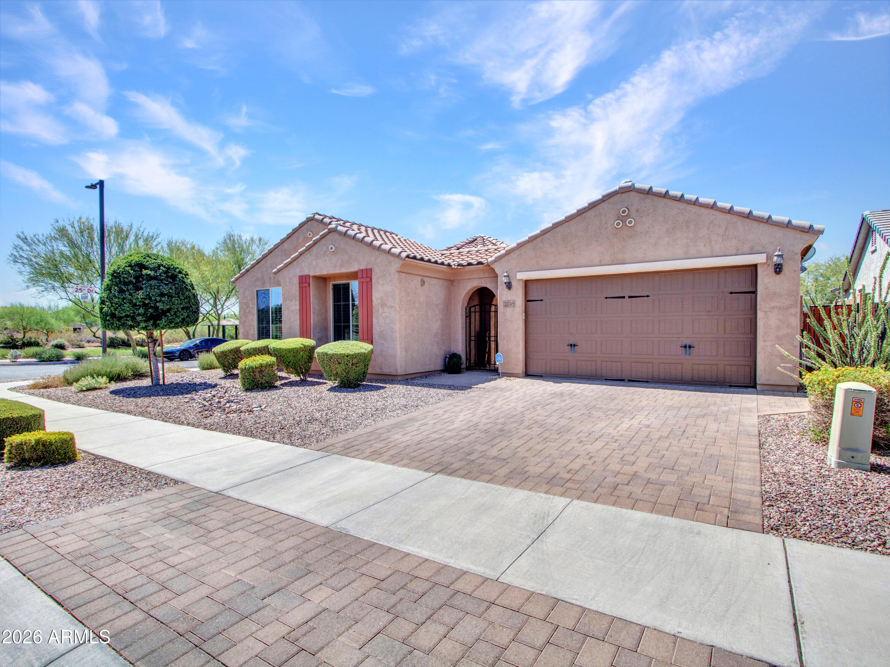 2539 West Rabjohn Road Phoenix, AZ 85085 - Photo 6 of 97 01-Front-(1)