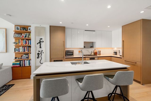 $1,005,000 | 380 Harrison Avenue, Unit 1121, Boston, MA 02118