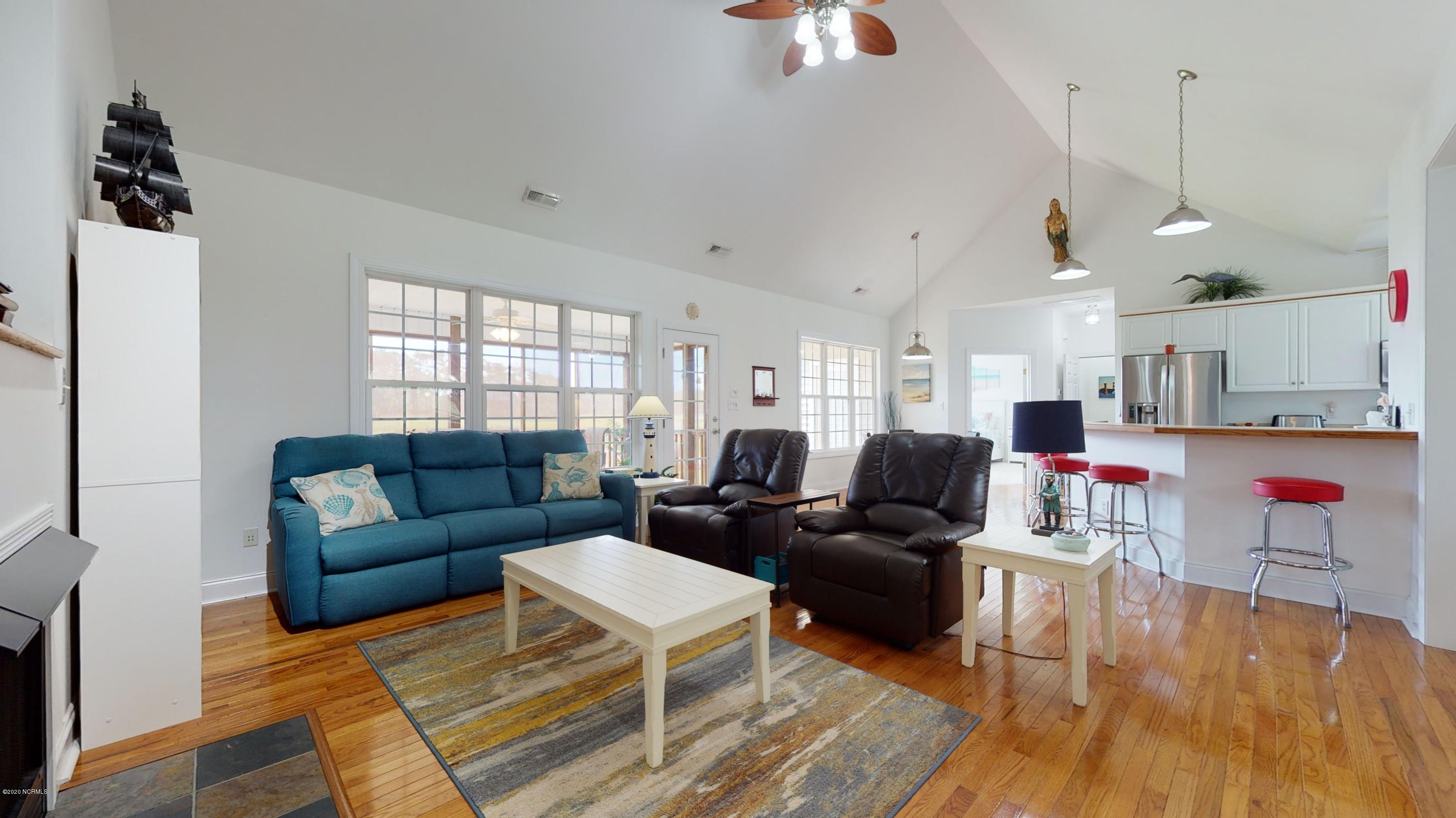 135 Heron Point Road Beaufort, NC 28516 - Photo 8 of 60 Living Room