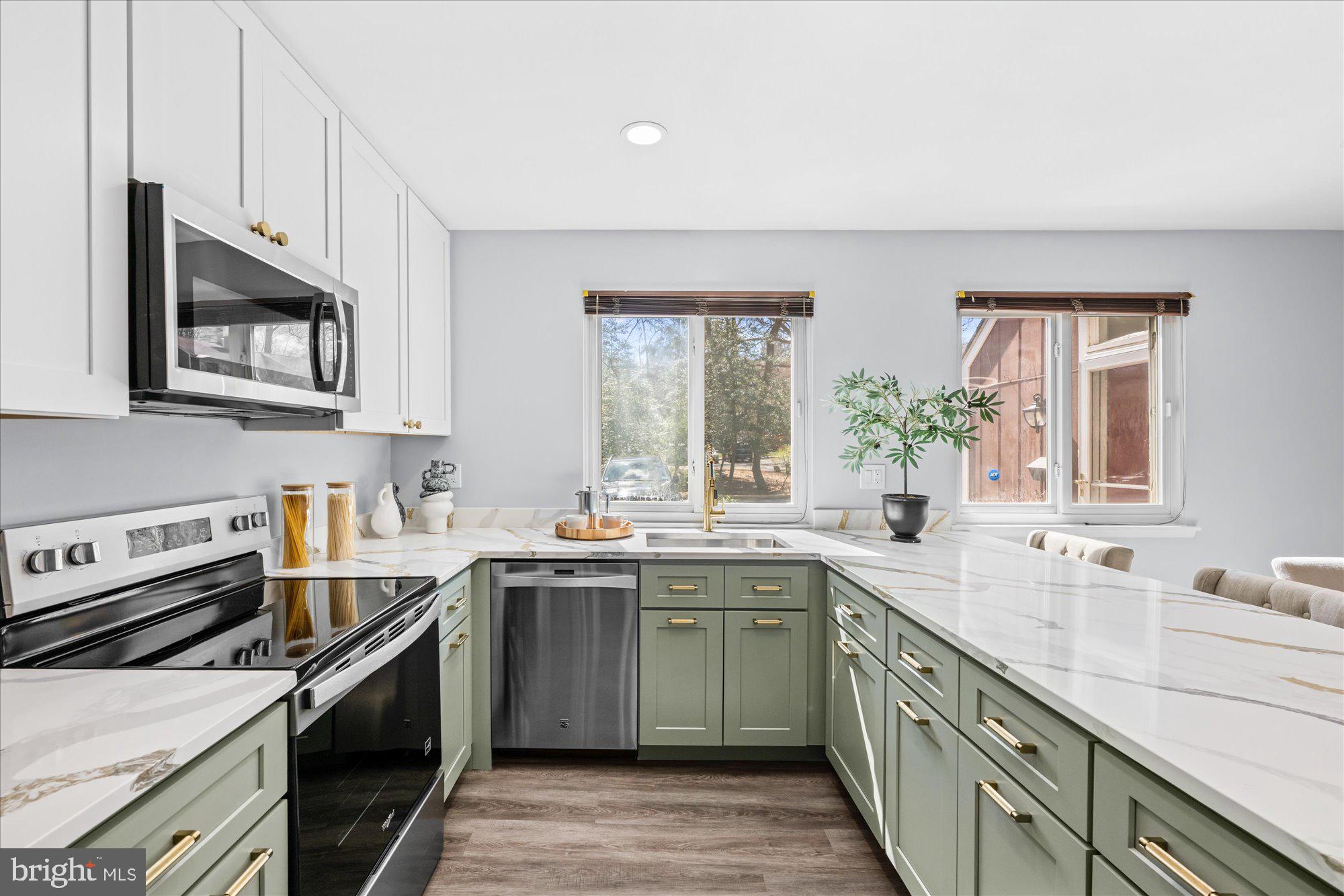 1431 Greenmont Court Reston, VA 20190 - Photo 5 of 15 Kitchen