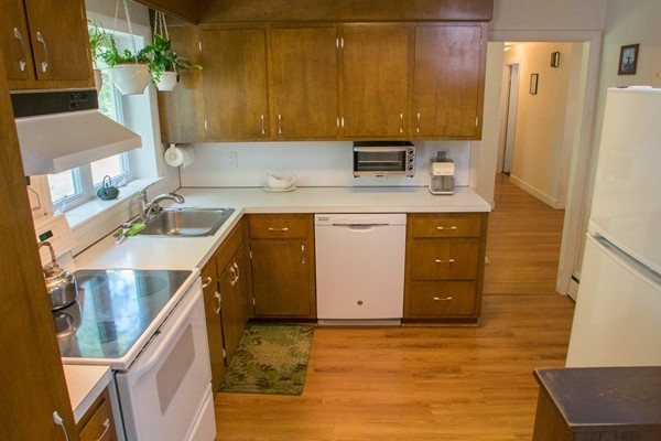 14 Westview Road Medfield, MA 02052 - Photo 7 of 19 Gallery Image 7