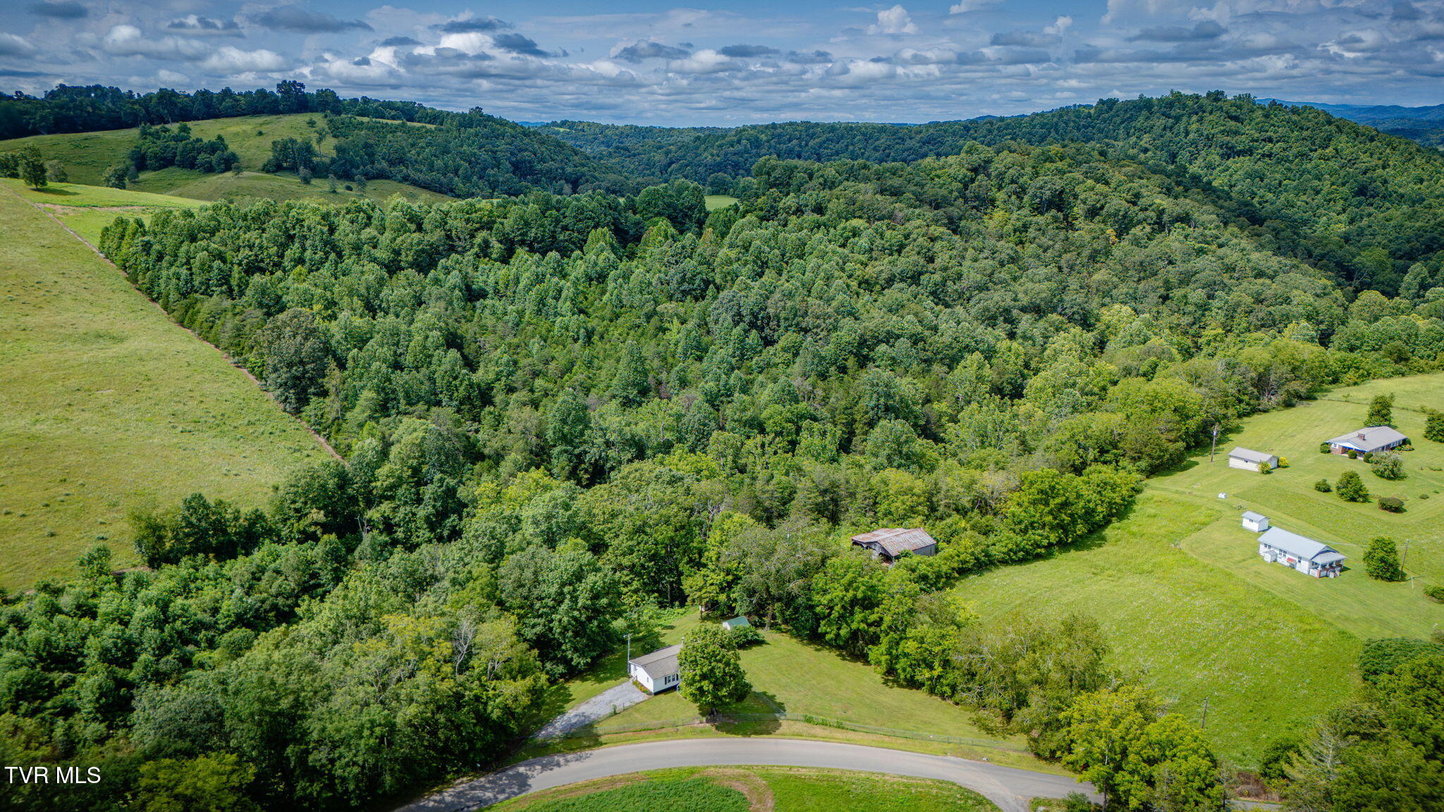 4151 Sugar Run Road Jonesville, VA 24263 - Photo 32 of 37 102