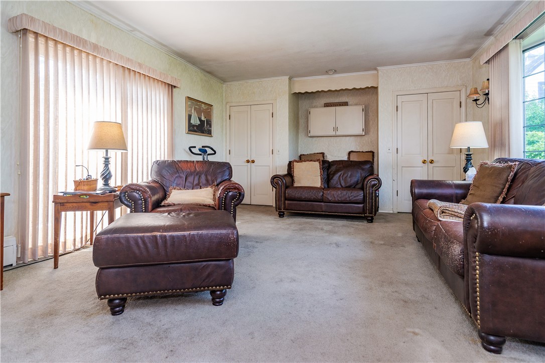 64 Riverfarm Road Cranston, RI 02910 - Photo 15 of 48