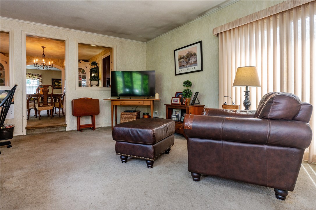 64 Riverfarm Road Cranston, RI 02910 - Photo 17 of 48
