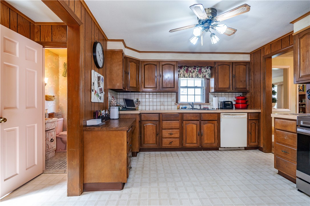64 Riverfarm Road Cranston, RI 02910 - Photo 19 of 48