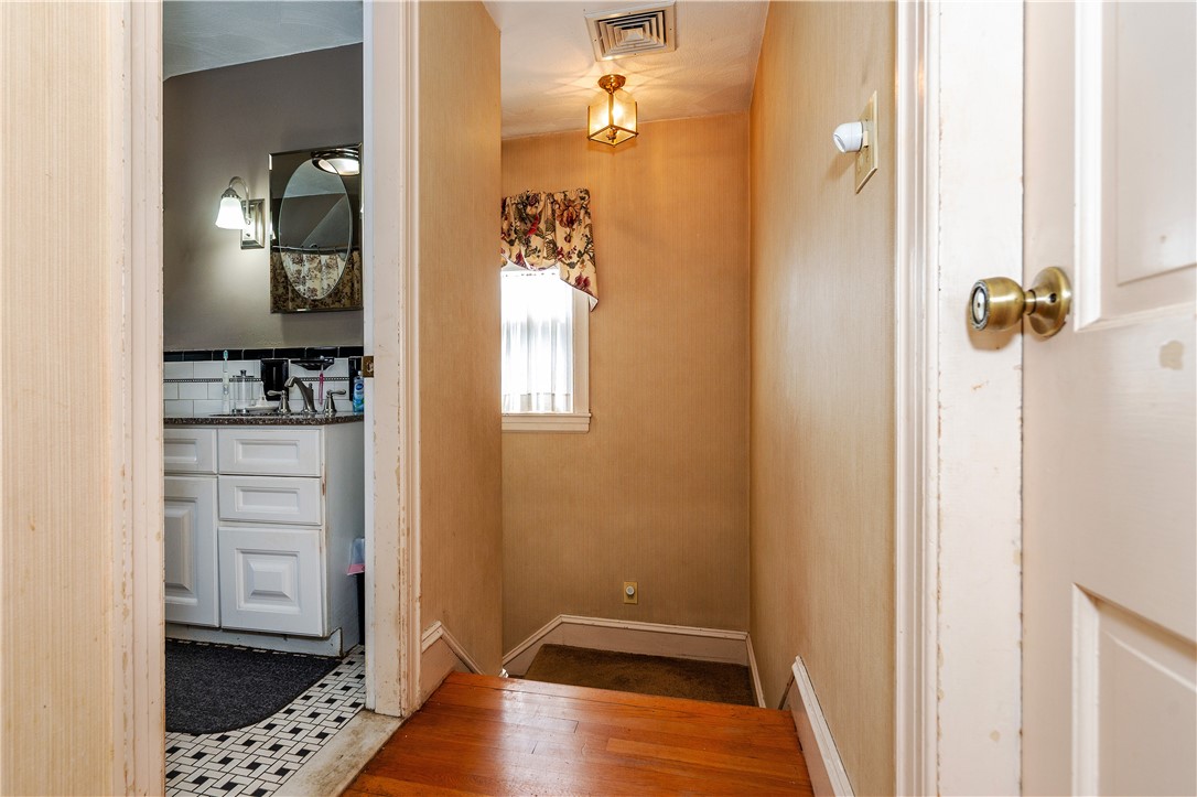 64 Riverfarm Road Cranston, RI 02910 - Photo 28 of 48