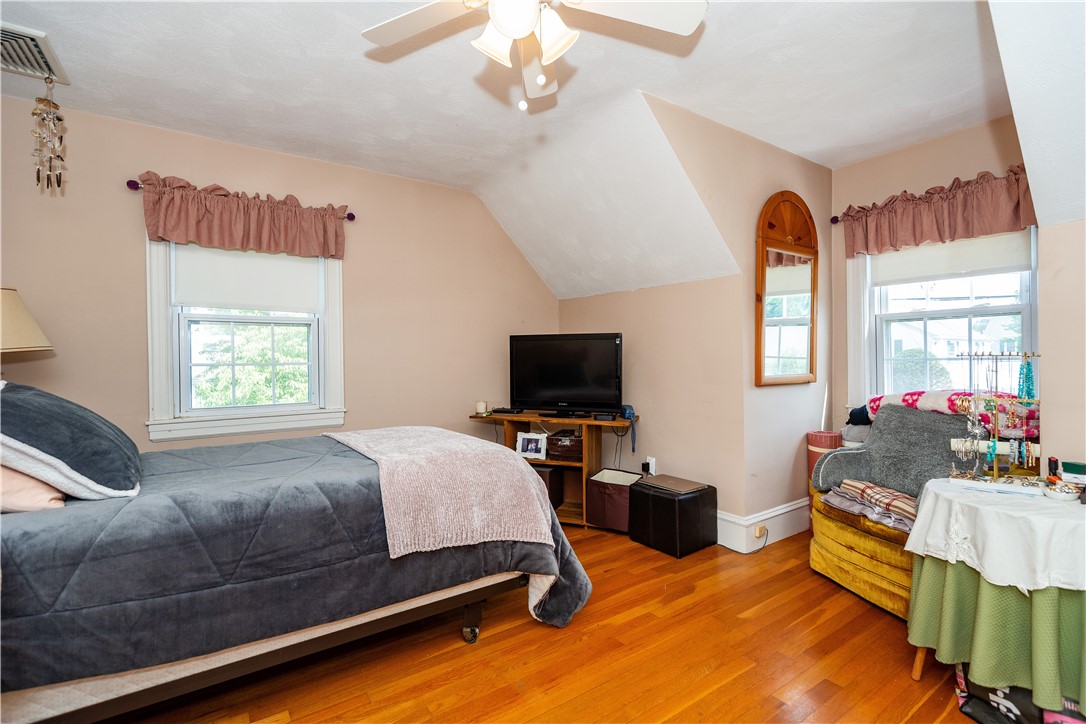 64 Riverfarm Road Cranston, RI 02910 - Photo 35 of 48