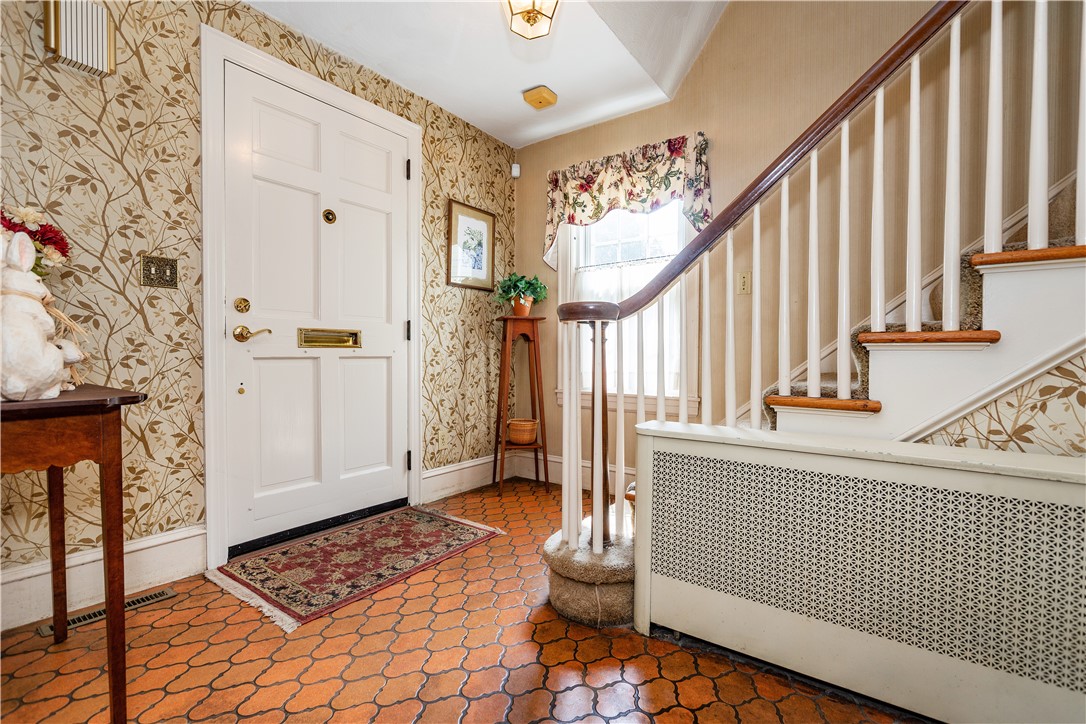 64 Riverfarm Road Cranston, RI 02910 - Photo 6 of 48