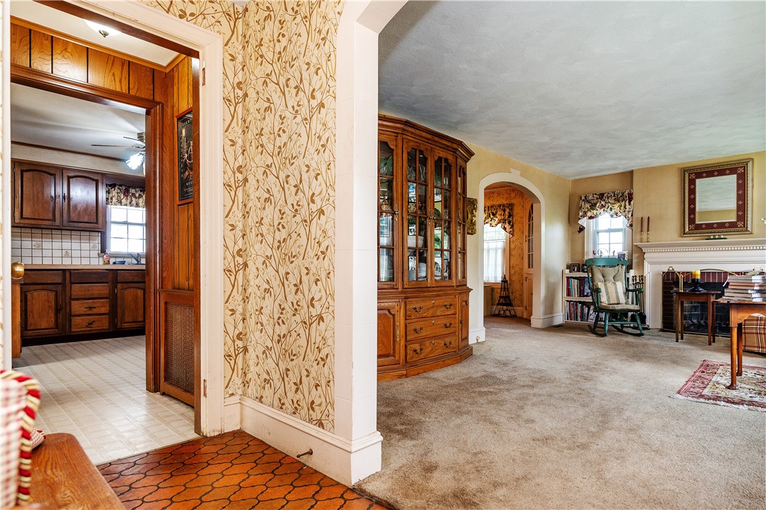 64 Riverfarm Road Cranston, RI 02910 - Photo 7 of 48
