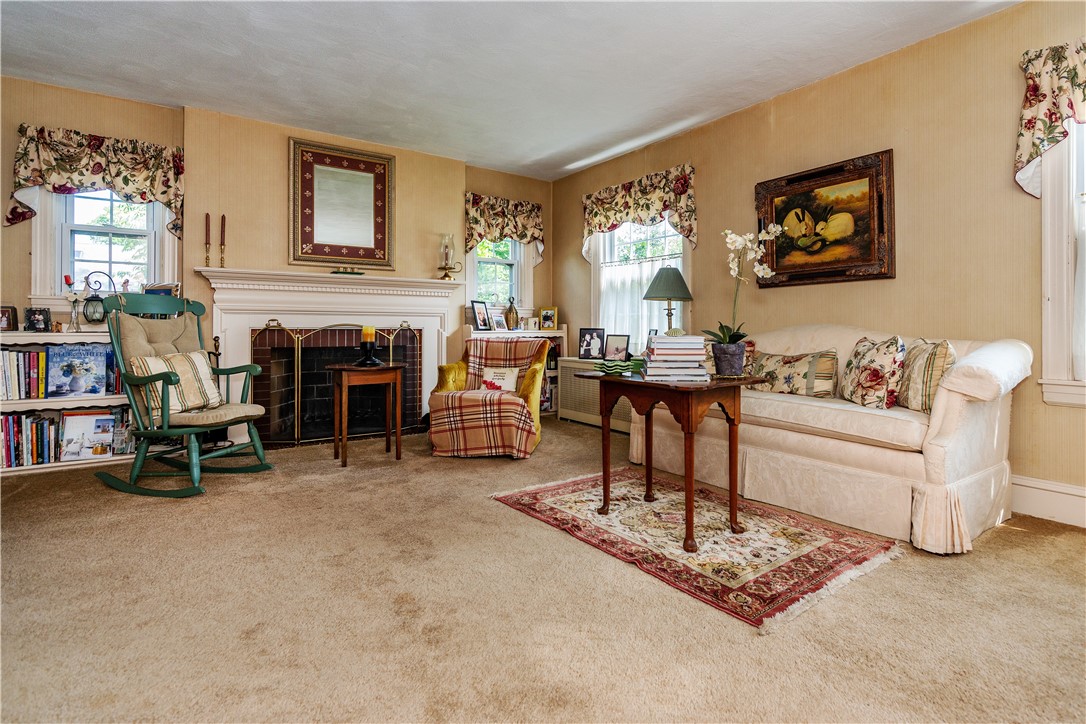 64 Riverfarm Road Cranston, RI 02910 - Photo 9 of 48