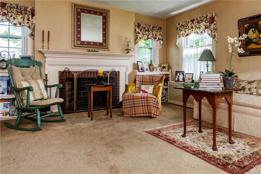 64 Riverfarm Road Cranston, RI 02910 - Photo 10 of 48