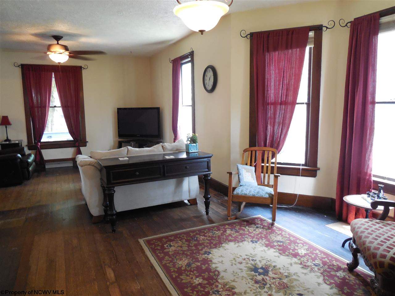 114 Reeves Avenue Fairmont, WV 26554 - Photo 4 of 17 Gallery Image 4