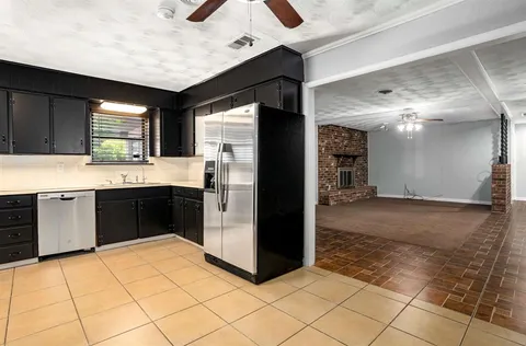 $289,999 | 405 Harriett Street, Arlington, TX 76010
