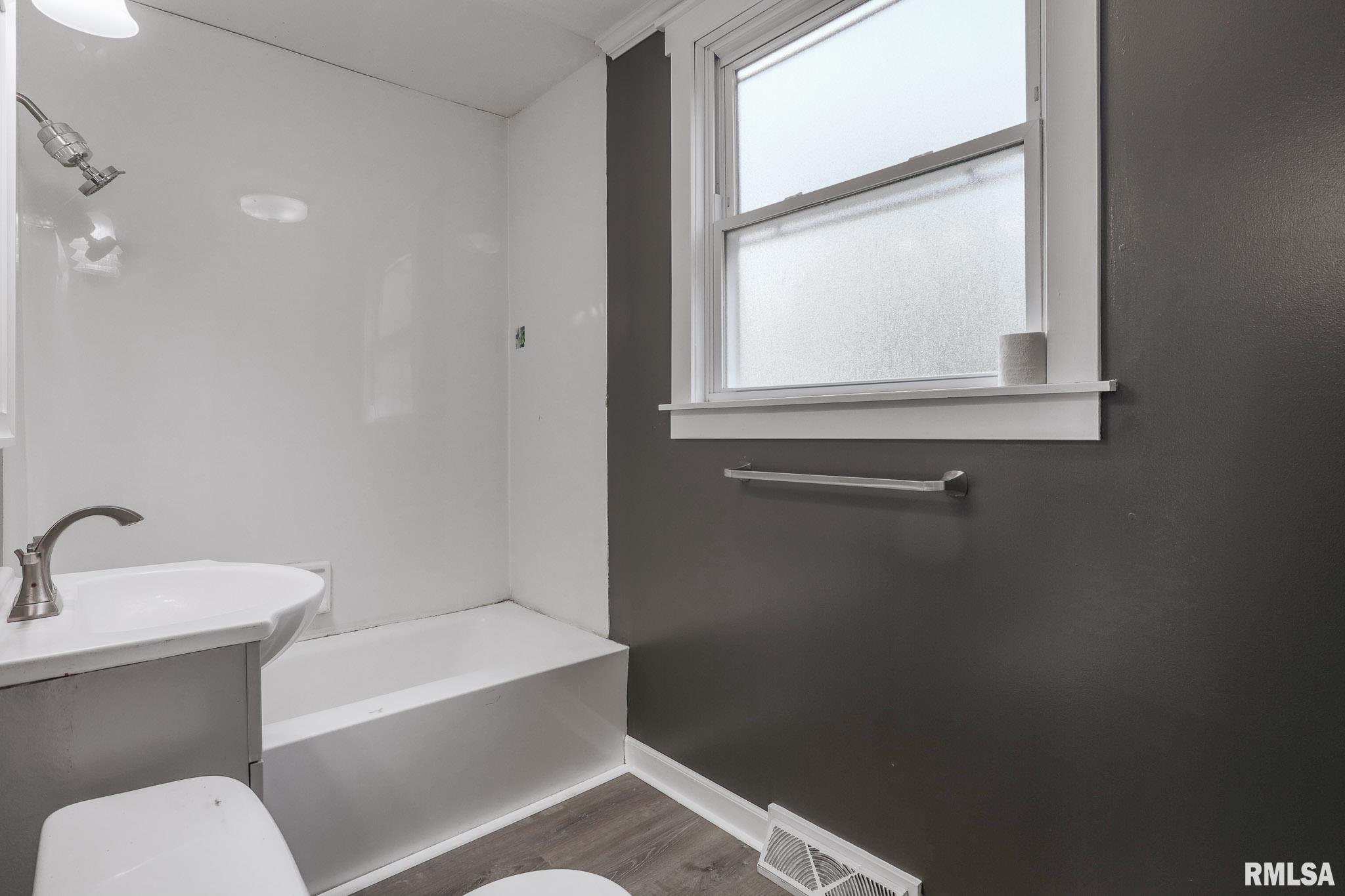 212 Albert Street Washington, IL 61571 - Photo 11 of 19