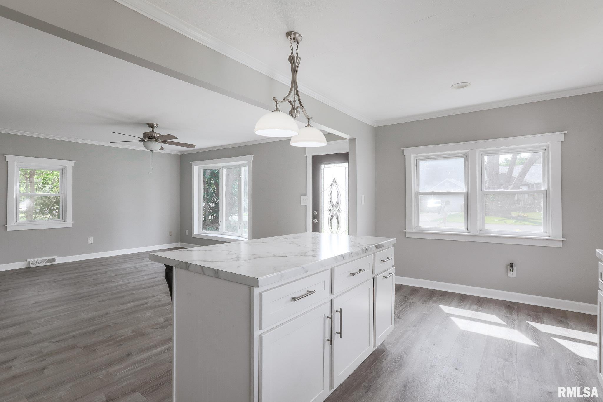 212 Albert Street Washington, IL 61571 - Photo 5 of 19