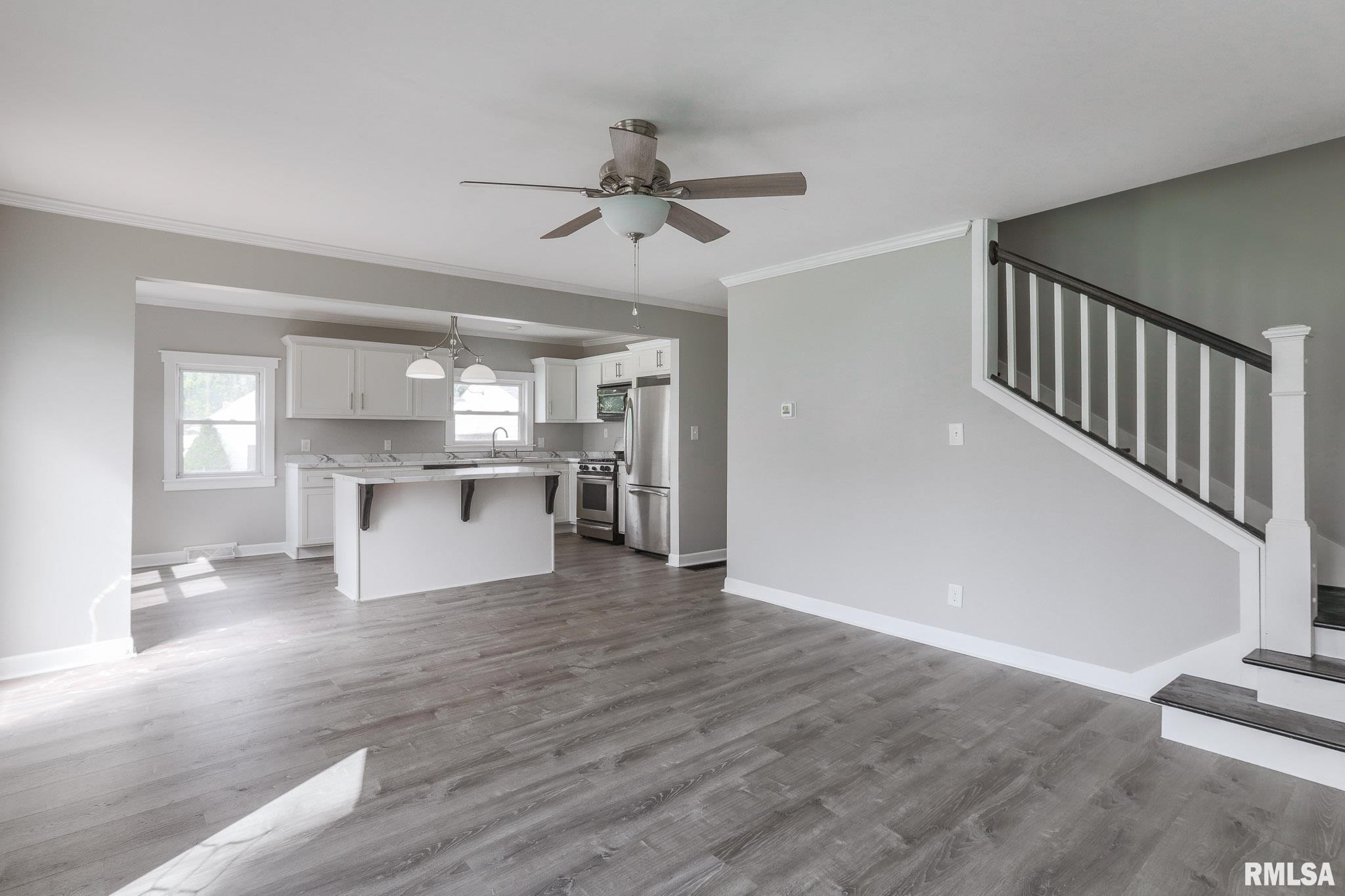 212 Albert Street Washington, IL 61571 - Photo 6 of 19