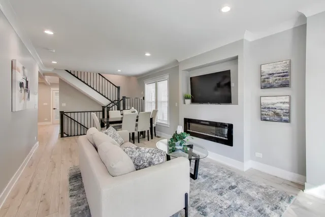 $620,000 | 4240 North McVicker Avenue, Chicago, IL 60634