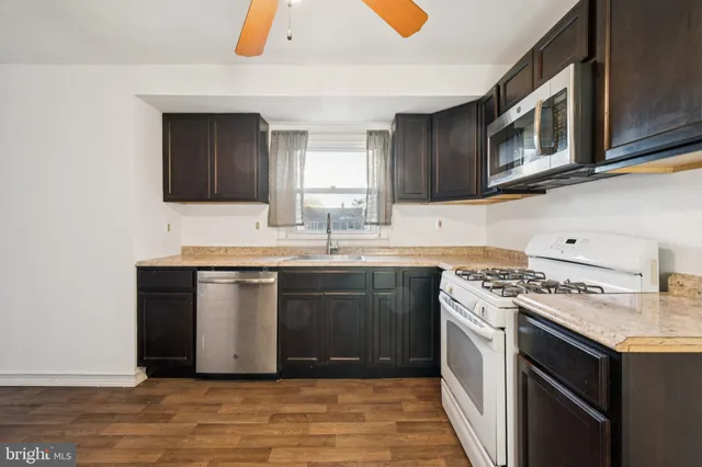 $2,400 | 610 Lee Avenue, Beverly, NJ 08010